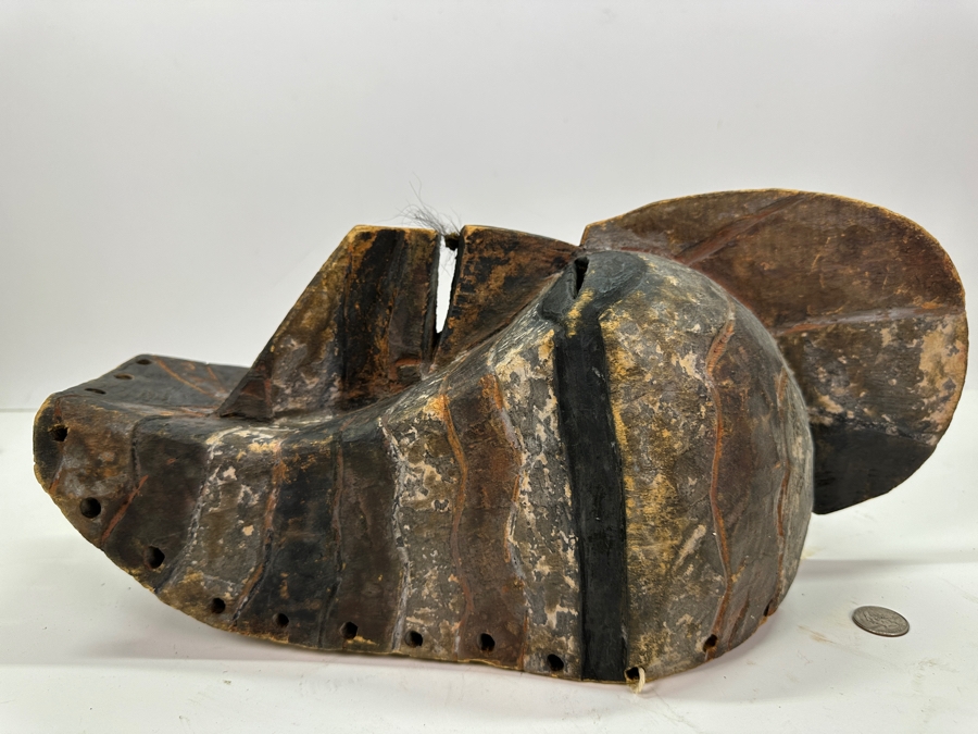 Old African Kifwebe (Songye Peoples) Carved Wooden Mask From The Democratic Republic Of Congo 17'L Estimate $500 [Photo 7]
