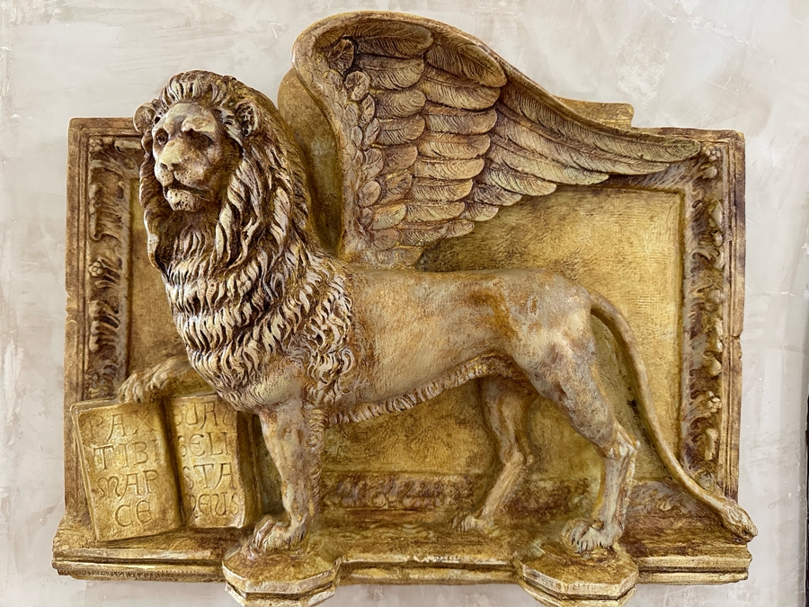 European Styled Resin Lion Wall Sculpture By Toscano Design 18W x 13H [Photo 2]