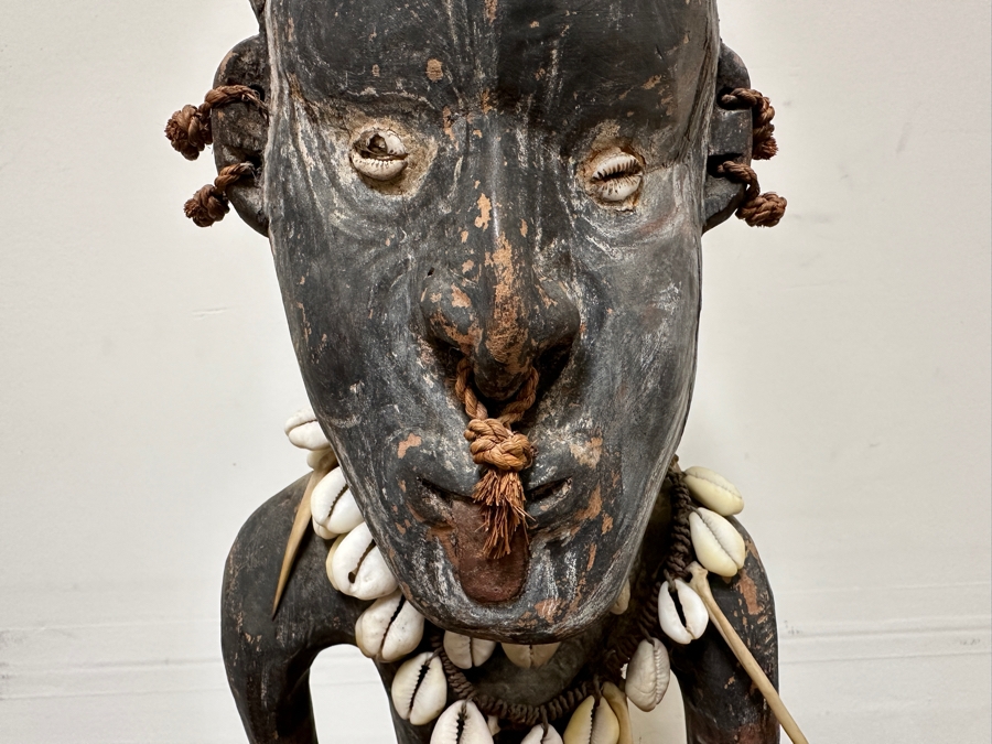 Impressive Vintage Papua New Guinea Carved Wooden Statue With Shells 46'H Estimate $450 [Photo 6]