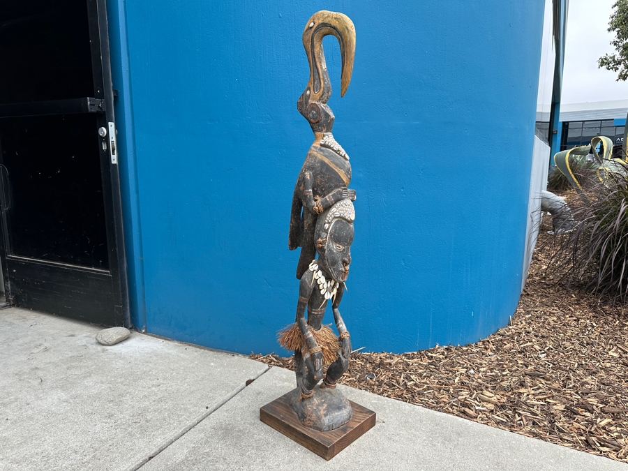 Impressive Vintage Papua New Guinea Carved Wooden Statue With Shells 46'H Estimate $450