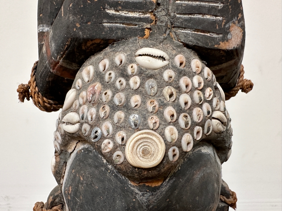 Impressive Vintage Papua New Guinea Carved Wooden Statue With Shells 46'H Estimate $450 [Photo 5]
