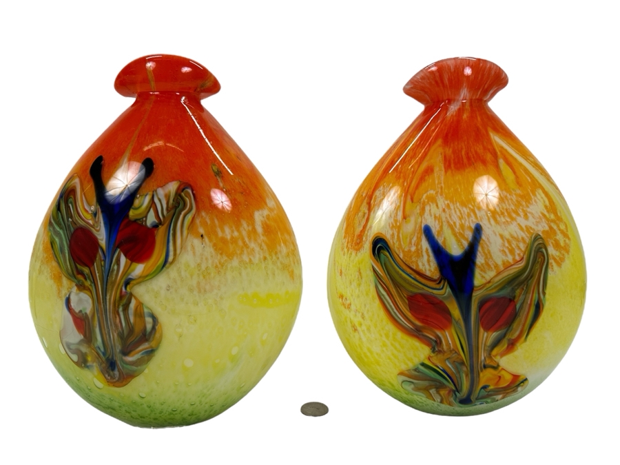 Pair of Decorative Glass Vases [Photo 1]