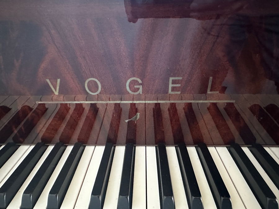 Beautiful Vogel By Schimmel Mahogany Grand Player Piano With PianoDisc CD Player System, Player CDs And Bench 5'11' In Excellent Condition Valued Around $20,000 - See Video On Detail Page [Photo 6]