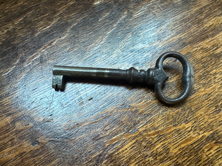 Antique Carved Tiger Oak Cabinet Credenza 88.5'W X 18'D X 42'H [Photo 12]