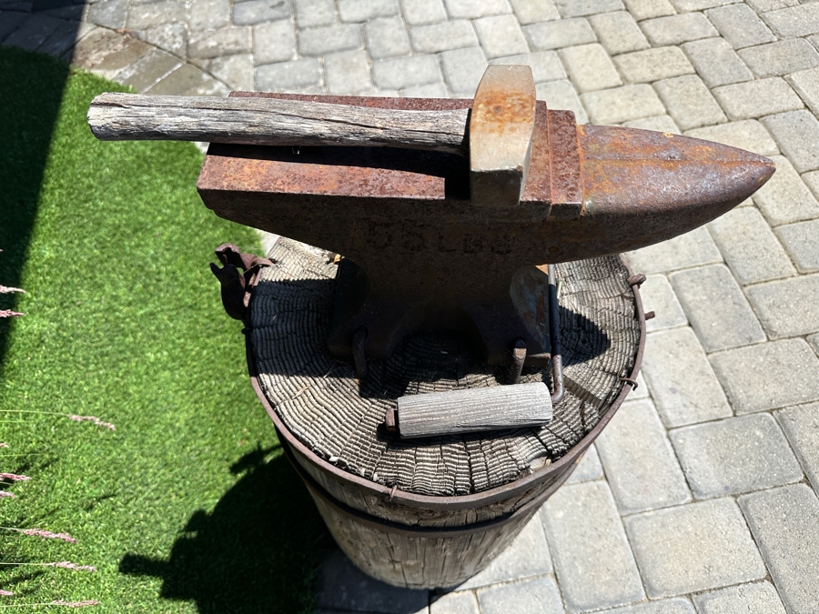 Vintage Blacksmith Tools Including 55lb Anvil [Photo 6]