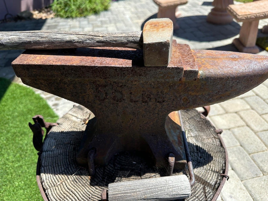 Vintage Blacksmith Tools Including 55lb Anvil [Photo 5]
