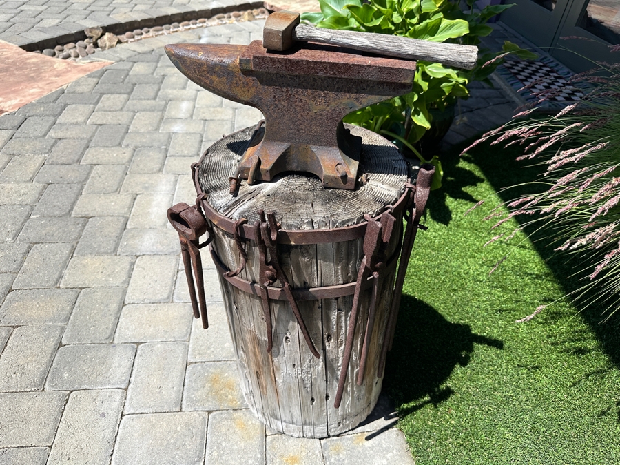 Vintage Blacksmith Tools Including 55lb Anvil [Photo 2]