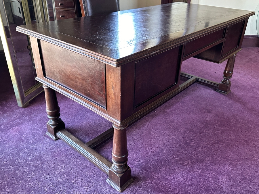 Wooden Executive Leather Top Desk With Chair 67.5'W X 30.5'D X 30.5'H [Photo 4]