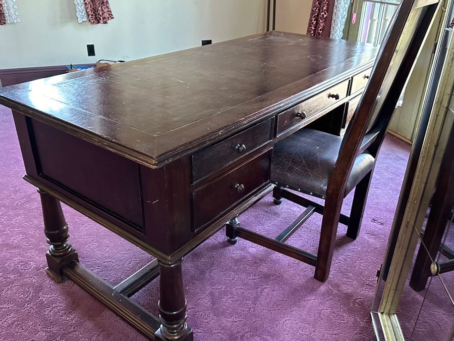 Wooden Executive Leather Top Desk With Chair 67.5'W X 30.5'D X 30.5'H [Photo 7]