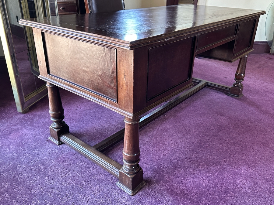 Wooden Executive Leather Top Desk With Chair 67.5'W X 30.5'D X 30.5'H [Photo 3]