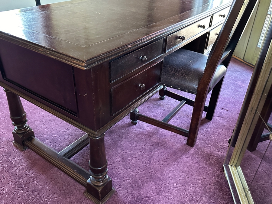 Wooden Executive Leather Top Desk With Chair 67.5'W X 30.5'D X 30.5'H [Photo 6]