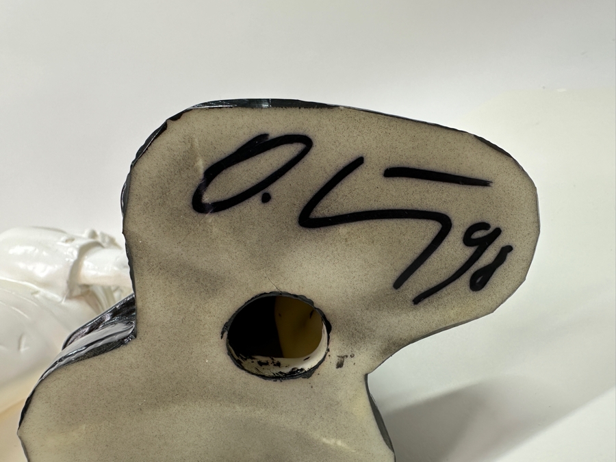 Pair of Vintage Ottmar Hörl Welcome Gnomes - Hand Signed On Bottom Of Feet 1998 14.5'H [Photo 9]