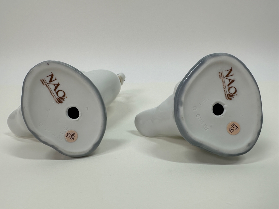 Pair of Lladro Nao Ducks 5.75'H 565-02 and 575-02  [Photo 2]