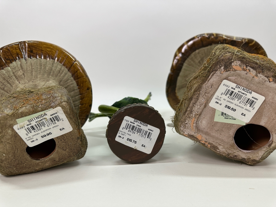 Shinoda Garden Mushrooms and Dancing Frog 13'H/10'H/10'H [Photo 3]