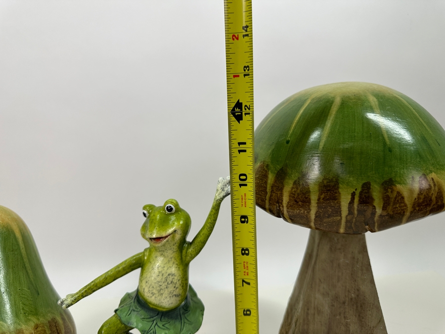 Shinoda Garden Mushrooms and Dancing Frog 13'H/10'H/10'H [Photo 5]