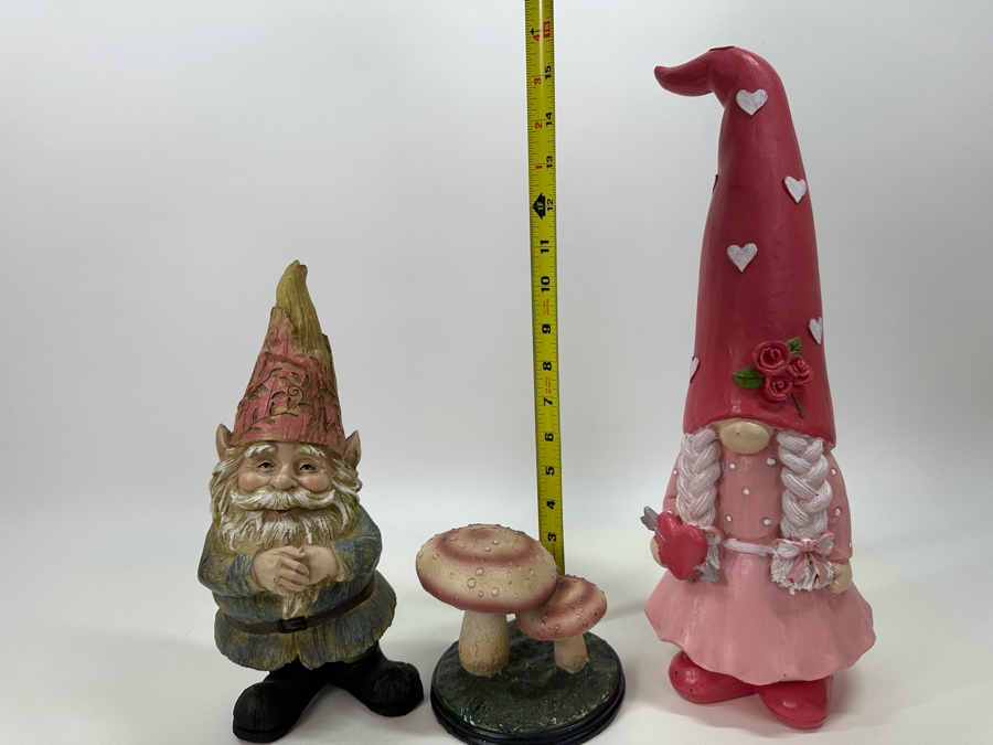 Set of Resin Gnomes and Mushroom Figurines [Photo 7]