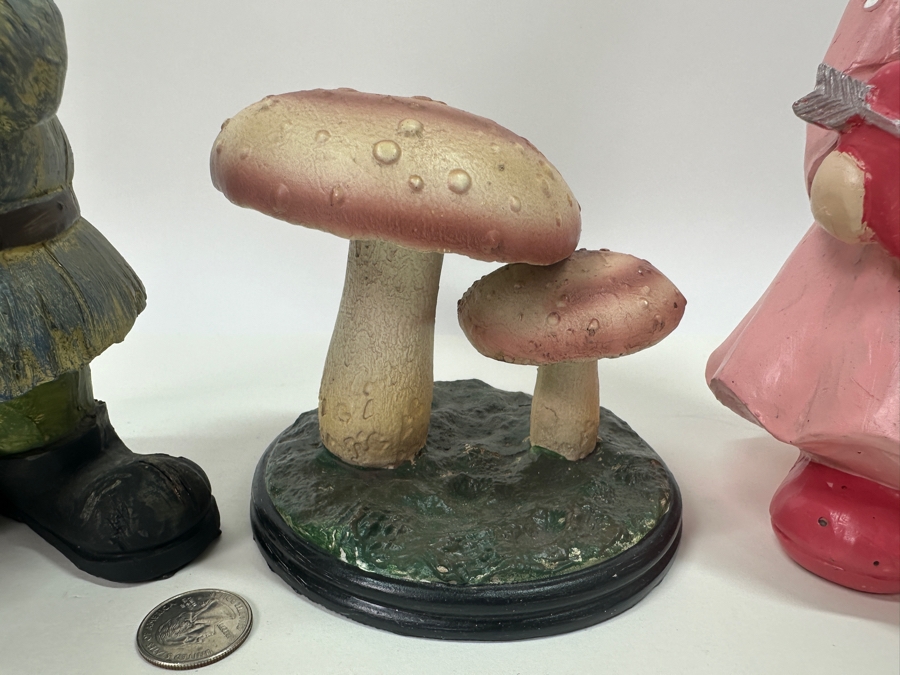Set of Resin Gnomes and Mushroom Figurines [Photo 3]