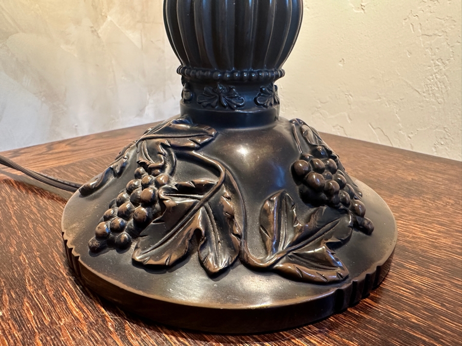 Tiffany Style Stained Glass Lamp With Grape Motif 24H [Photo 6]