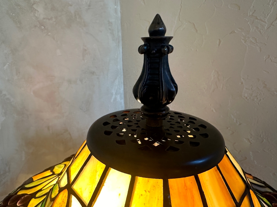 Tiffany Style Stained Glass Lamp With Grape Motif 24H [Photo 5]