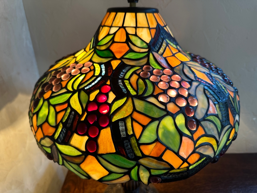 Tiffany Style Stained Glass Lamp With Grape Motif 24H [Photo 3]