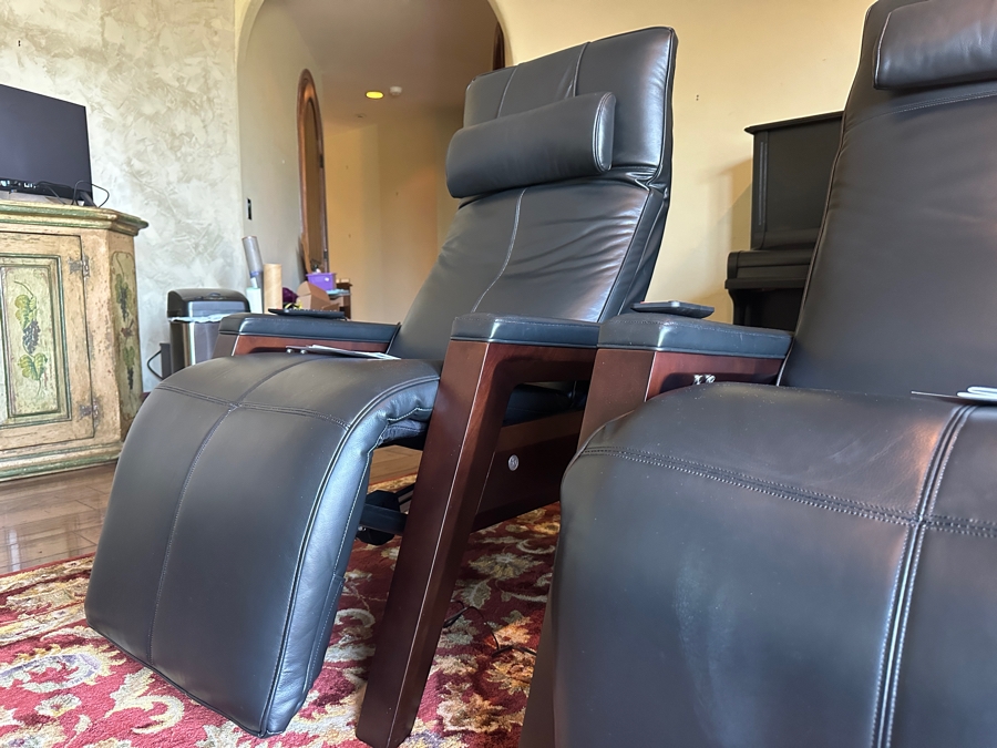 Human Touch Gravis ZG Chair Zero Gravity Massage Multi-Zone Heated Chair With Remote (Chair On Left) Retails $5,499 [Photo 5]