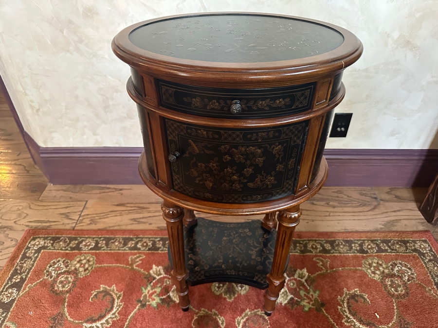 Wooden Oval Decorative Side Table 17.5W x 13.5D x 32'H [Photo 2]