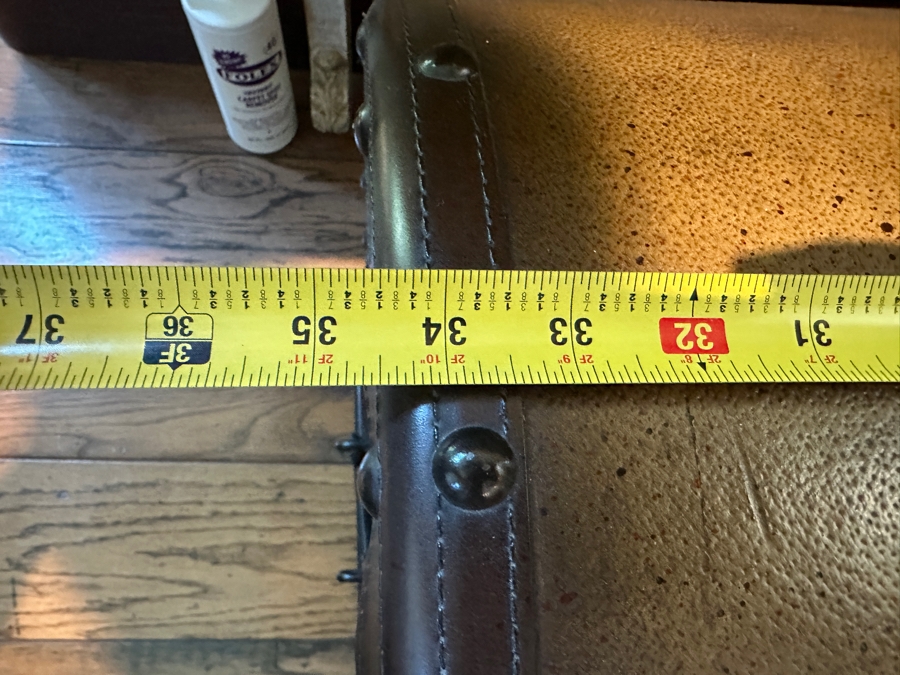 Metal Trunk 34.5W x 15'D x 22.5H [Photo 5]