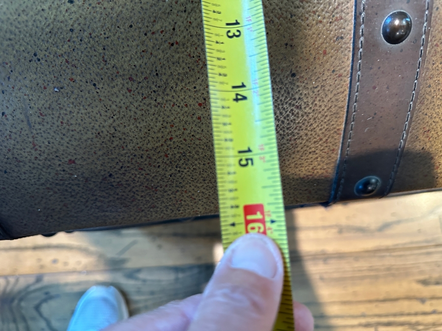 Metal Trunk 34.5W x 15'D x 22.5H [Photo 6]