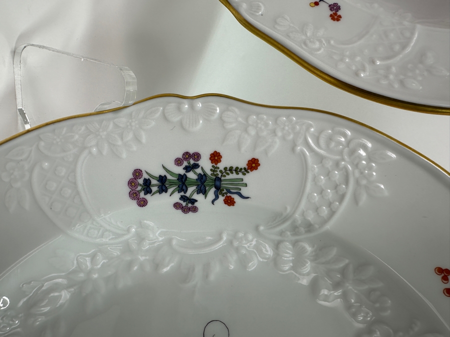 Meissen (Germany) Fine Porcelain Individually Hand Painted 'Butterfly Painting With Gold Rim' Schmetterling Starter Set, Service For 2, (Dinner Plate, Salad Plate, Bowl, Cup & Saucer) X 2 - 10 Pieces - Each An Original Work Of Art - Estimate $2,500 [Photo 15]