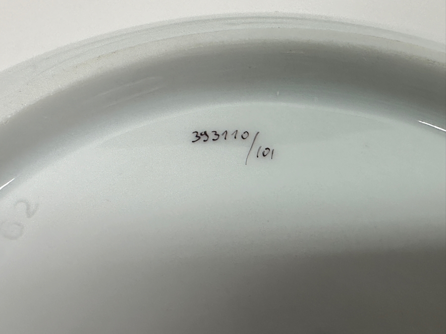 Meissen (Germany) Fine Porcelain Individually Hand Painted 'Butterfly Painting With Gold Rim' Schmetterling Starter Set, Service For 2, (Dinner Plate, Salad Plate, Bowl, Cup & Saucer) X 2 - 10 Pieces - Each An Original Work Of Art - Estimate $2,500 [Photo 32]