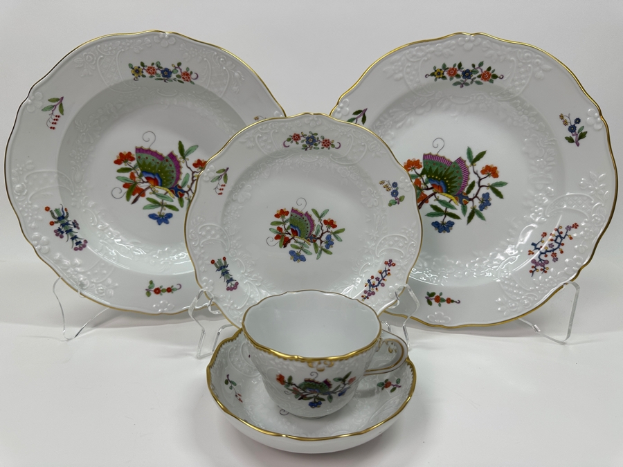 Meissen (Germany) Fine Porcelain Individually Hand Painted 'Butterfly Painting With Gold Rim' Schmetterling Starter Set, Service For 2, (Dinner Plate, Salad Plate, Bowl, Fancy Cup & Saucer) X 2 - 10 Pieces - Each An Original Work Of Art - Estimate $2,500 [Photo 3]
