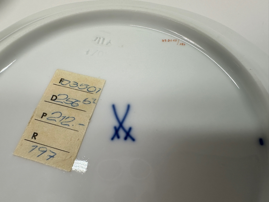 Meissen (Germany) Fine Porcelain Individually Hand Painted 'Butterfly Painting With Gold Rim' Schmetterling Starter Set, Service For 2, (Dinner Plate, Salad Plate, Bowl, Fancy Cup & Saucer) X 2 - 10 Pieces - Each An Original Work Of Art - Estimate $2,500 [Photo 17]