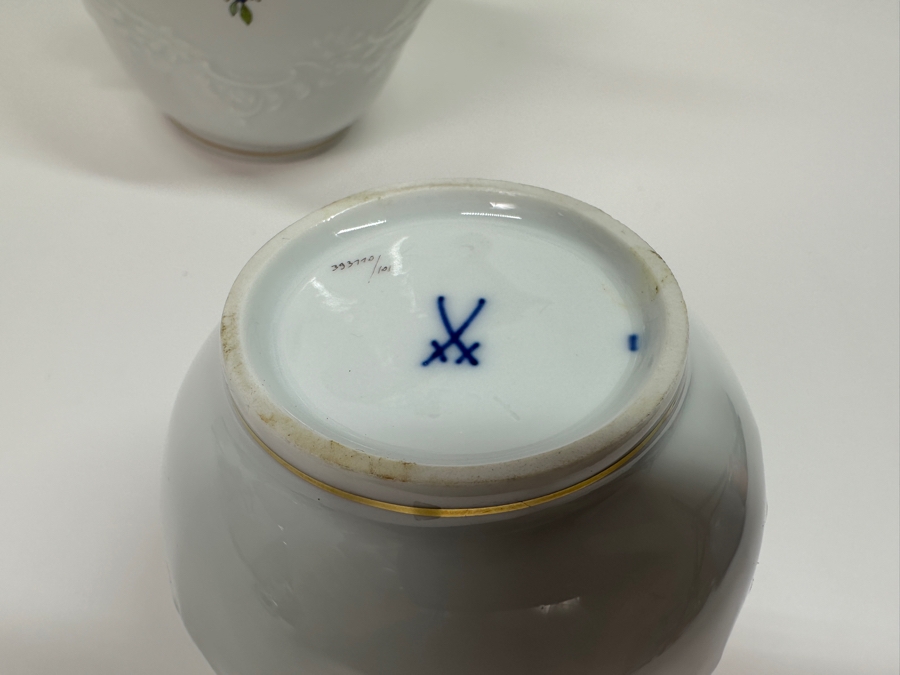 Meissen (Germany) Fine Porcelain Individually Hand Painted 'Colorful Chinese Butterfly Painting With Gold Rim' Schmetterling, Coffee Pot 10H & Creamer 4H Estimate $1,800 [Photo 17]