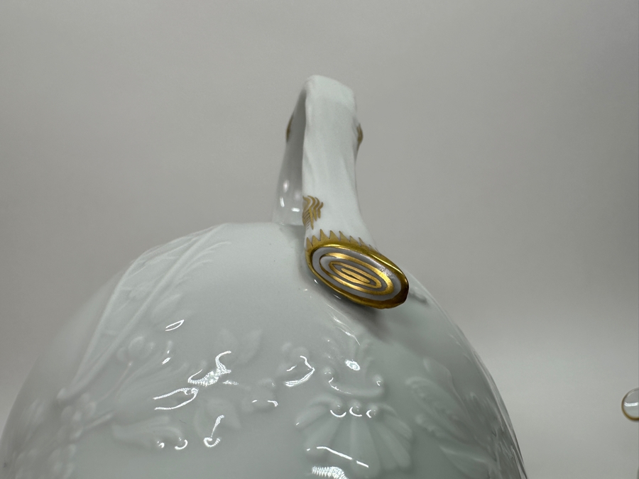 Meissen (Germany) Fine Porcelain Individually Hand Painted 'Colorful Chinese Butterfly Painting With Gold Rim' Schmetterling, Coffee Pot 10H & Creamer 4H Estimate $1,800 [Photo 22]