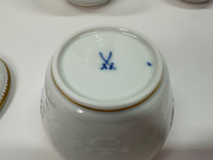 Meissen (Germany) Fine Porcelain Individually Hand Painted 'Colorful Chinese Butterfly Painting With Gold Rim' Schmetterling, Coffee Pot 10H, Sugar 4H & Creamer 4H Estimate $2,050 [Photo 18]