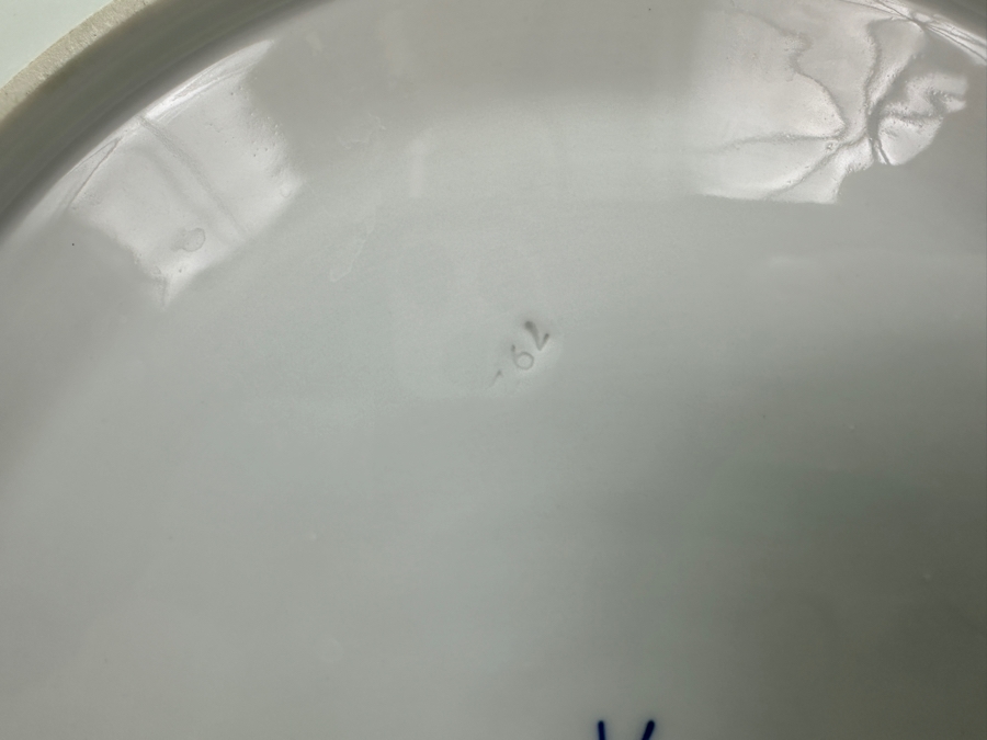 Meissen (Germany) Fine Porcelain Individually Hand Painted 'Colorful Chinese Butterfly Painting With Gold Rim' Schmetterling, Service Charger Plate 12W Estimate $300 [Photo 12]