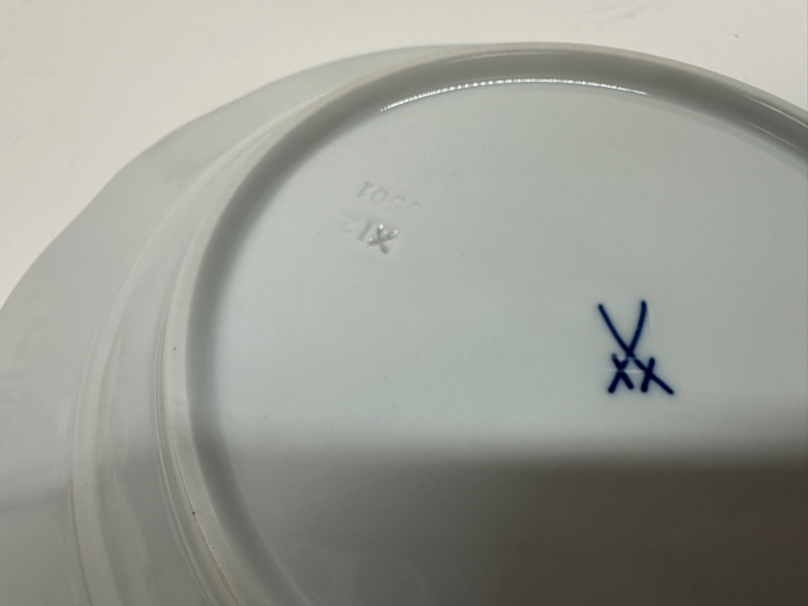 Meissen (Germany) Fine Porcelain Individually Hand Painted 'Colorful Chinese Butterfly Painting With Gold Toothed Edge' Schmetterling, Six Underplates For Cup & Saucer 7-1/8'W Estimate $1,200 [Photo 12]