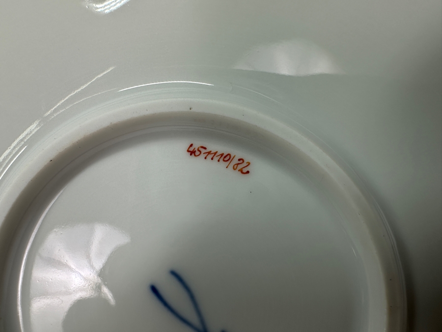 Meissen (Germany) Fine Porcelain Individually Hand Painted 'Colorful Indian Flower Painting, 2 Parts, Gold Edge' Dekor 451110 Service Charger Plate 12.5W Estimate $300 [Photo 8]