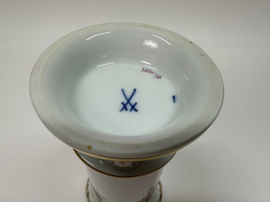 Meissen (Germany) Fine Porcelain Individually Hand Painted 'Colorful Indian Flower Painting, 2 Parts, Gold Edge' Dekor 451110 Vase 6H Estimate $300 [Photo 7]