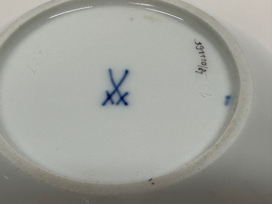 Meissen (Germany) Fine Porcelain Individually Hand Painted 'Colorful Rich Sheaf Pattern With Edge, Gold Edge' Decor 39110 Teapot 5.5H, Creamer 3.75H & Sugar 3.75H Estimate $2,050 [Photo 23]