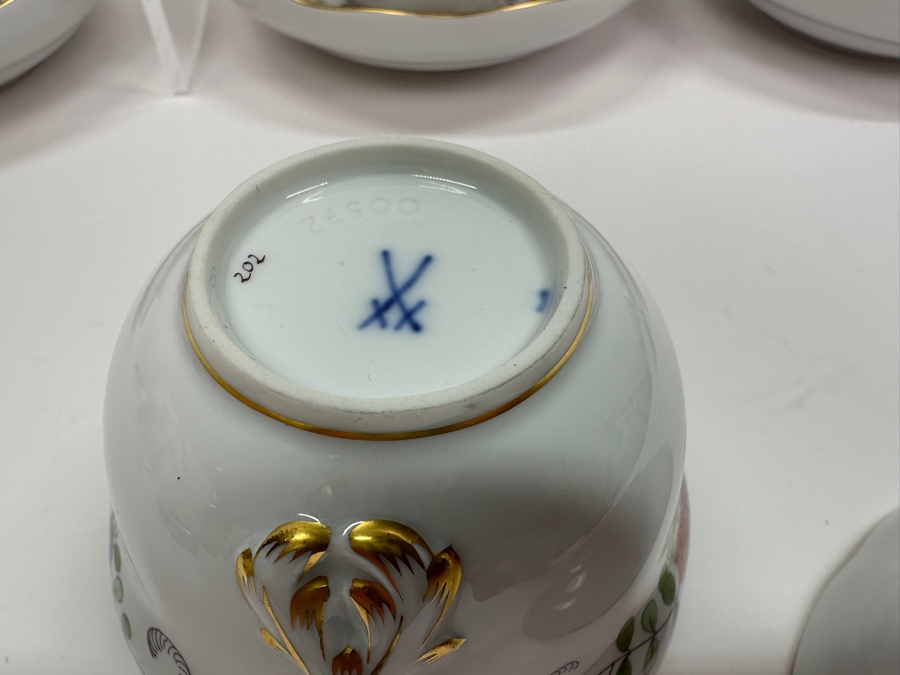 Meissen (Germany) Fine Porcelain Individually Hand Painted 'Colorful Rich Sheaf Pattern With Edge, Gold Edge' Decor 39110 Six Cups 2-5/8H & Saucers 5.5W Estimate $2,250 [Photo 18]