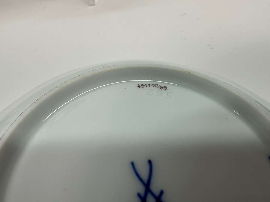 Meissen (Germany) Fine Porcelain Individually Hand Painted 'Colorful Indian Flower Painting, 2 Parts, Gold Edge' Dekor 451110 Six Cups 2.5H & Saucers 5.5W Estimate $2,050	 [Photo 15]