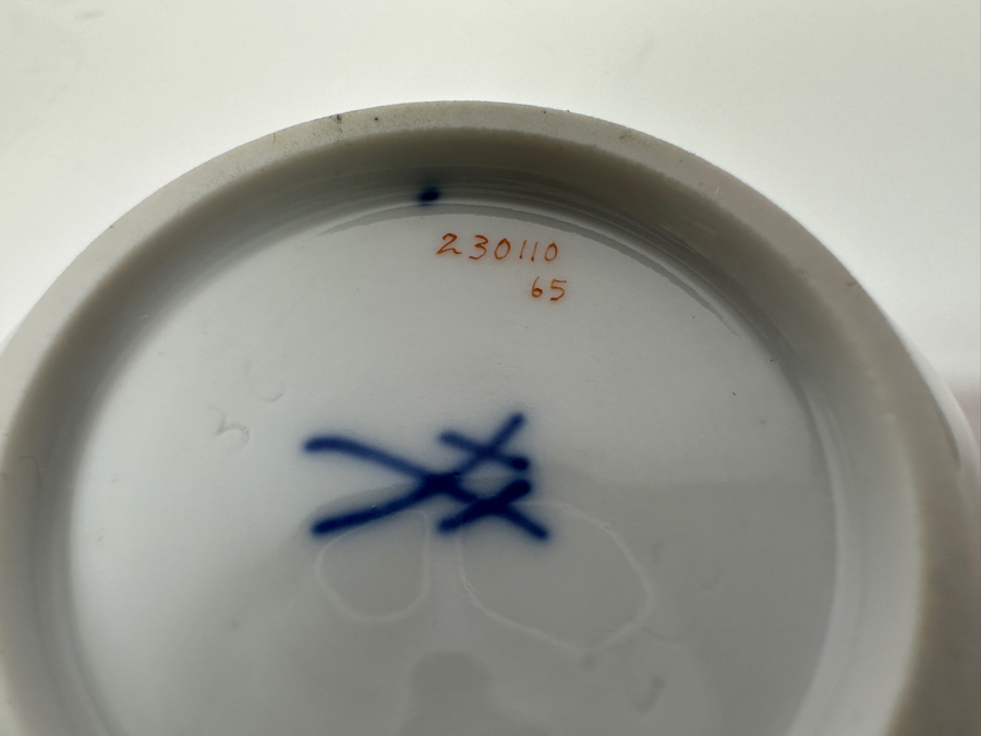 Meissen (Germany) Fine Porcelain Individually Hand Painted Vase 4H And Lidded Box 2H Estimate $250 [Photo 8]