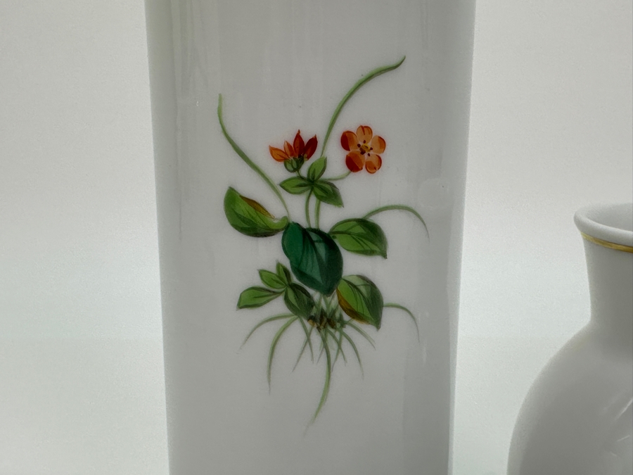 Meissen (Germany) Fine Porcelain Individually Hand Painted Two Vases 6-3/8H And 3.5H Estimate $250 [Photo 4]