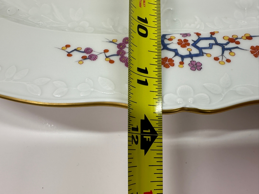 Meissen (Germany) Fine Porcelain Individually Hand Painted 'Colorful Chinese Butterfly Painting With Gold Rim' Schmetterling, Oval Serving Platter 16 X 11.5 Estimate $1,500	 [Photo 13]