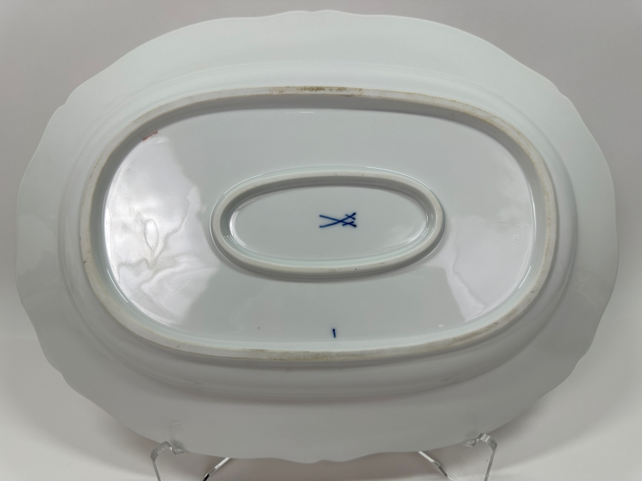 Meissen (Germany) Fine Porcelain Individually Hand Painted 'Colorful Chinese Butterfly Painting With Gold Rim' Schmetterling, Oval Serving Platter 16 X 11.5 Estimate $1,500	 [Photo 9]