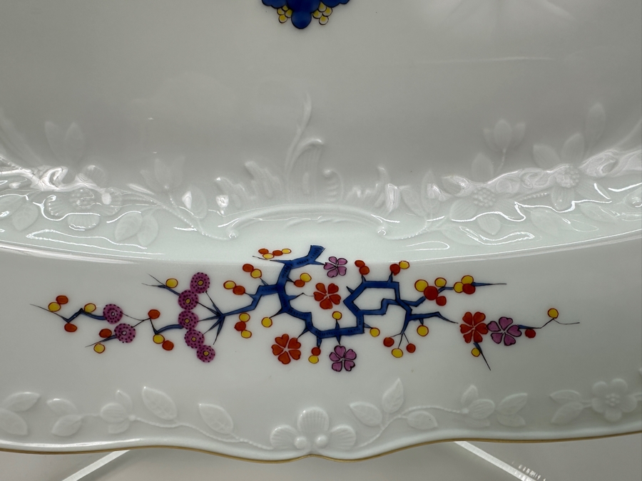 Meissen (Germany) Fine Porcelain Individually Hand Painted 'Colorful Chinese Butterfly Painting With Gold Rim' Schmetterling, Oval Serving Platter 16 X 11.5 Estimate $1,500	 [Photo 6]