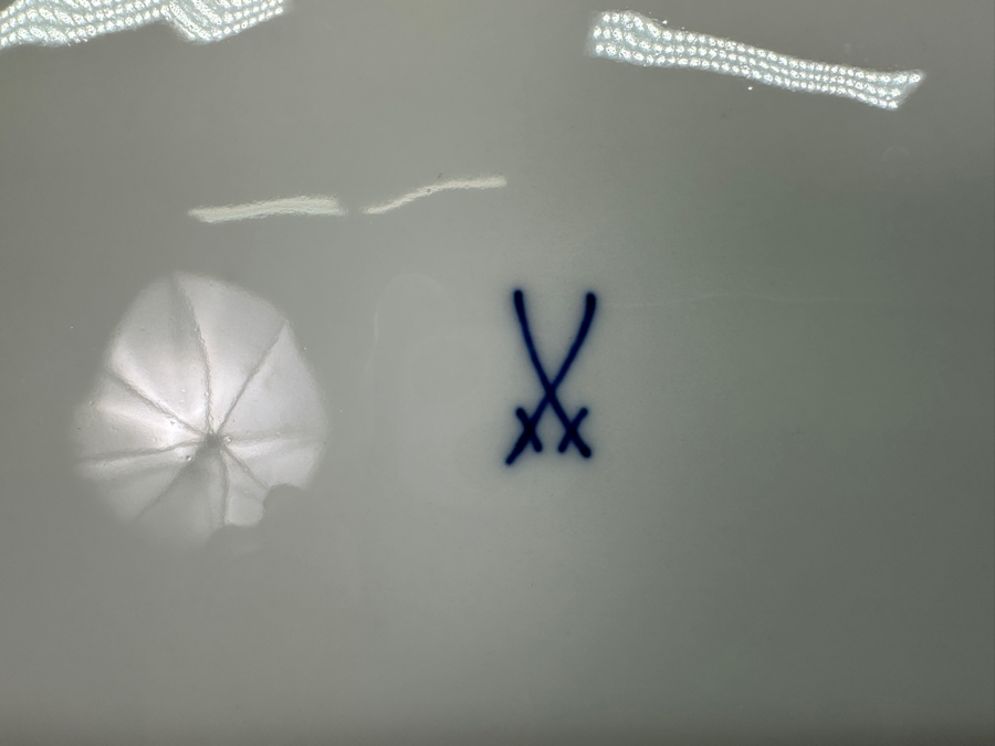 Meissen (Germany) Fine Porcelain Individually Hand Painted 'Colorful Chinese Butterfly Painting With Gold Rim' Schmetterling, Service Charger Plate 12W Estimate $300 [Photo 9]