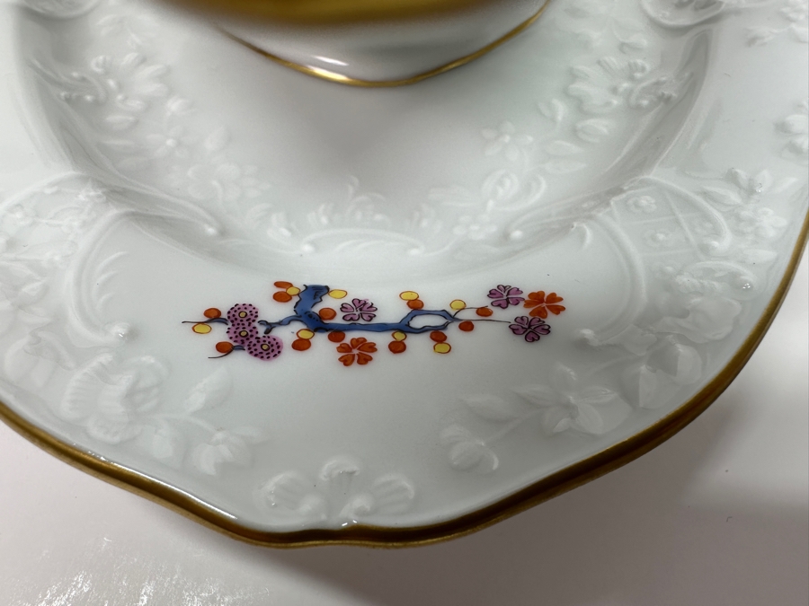 Meissen (Germany) Fine Porcelain Individually Hand Painted 'Colorful Chinese Butterfly Painting With Gold Rim' Schmetterling, Gravy Boat With Attached Underplate 10W Estimate $350 [Photo 7]