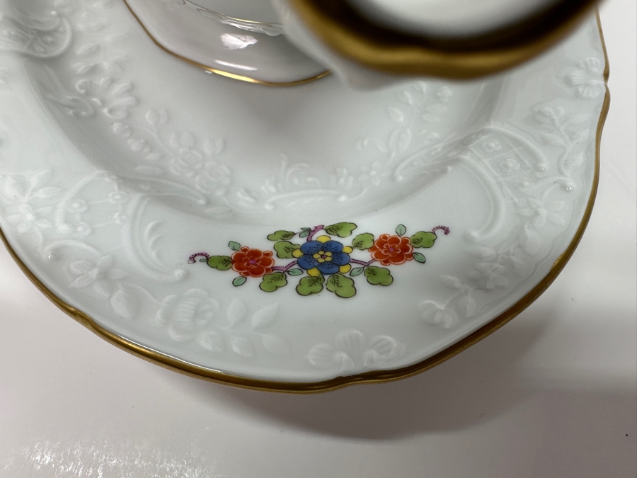 Meissen (Germany) Fine Porcelain Individually Hand Painted 'Colorful Chinese Butterfly Painting With Gold Rim' Schmetterling, Gravy Boat With Attached Underplate 10W Estimate $350 [Photo 6]